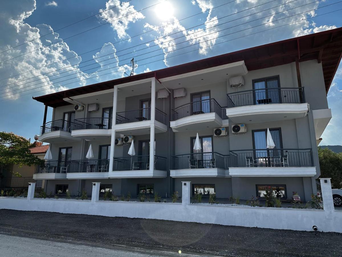 Thea Comfy Living Aparthotel เนอาวรัสนา ภายนอก รูปภาพ